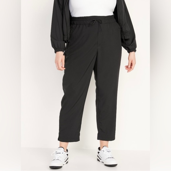 NWT! Black High-Waisted StretchTech Cropped Tapered Pants 💎🏋️ - Picture 4 of 10